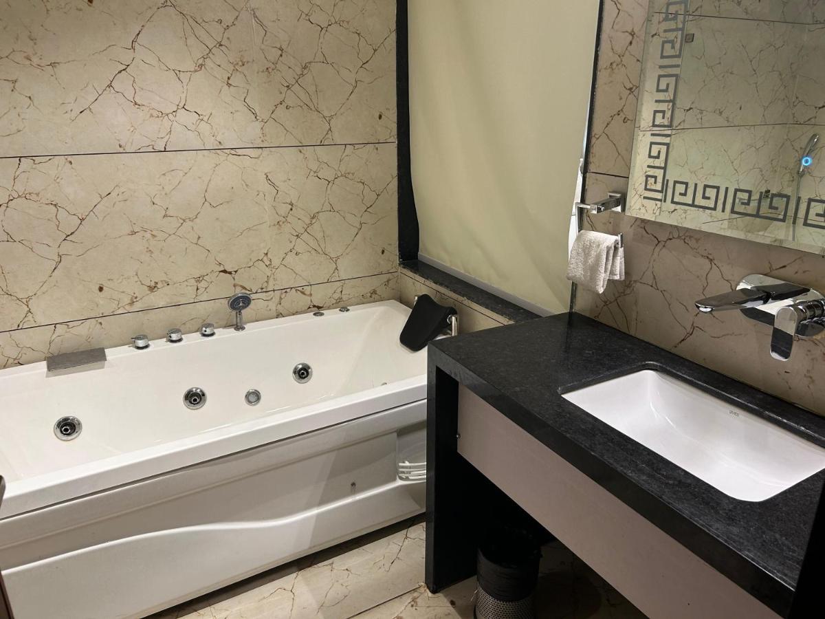 The Imperial Prime Clarks Inn Suites, Bhilwara Luaran gambar